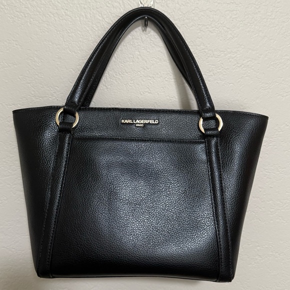 Karl Lagerfeld Handbags - EUC Karl Lagerfeld Handbag